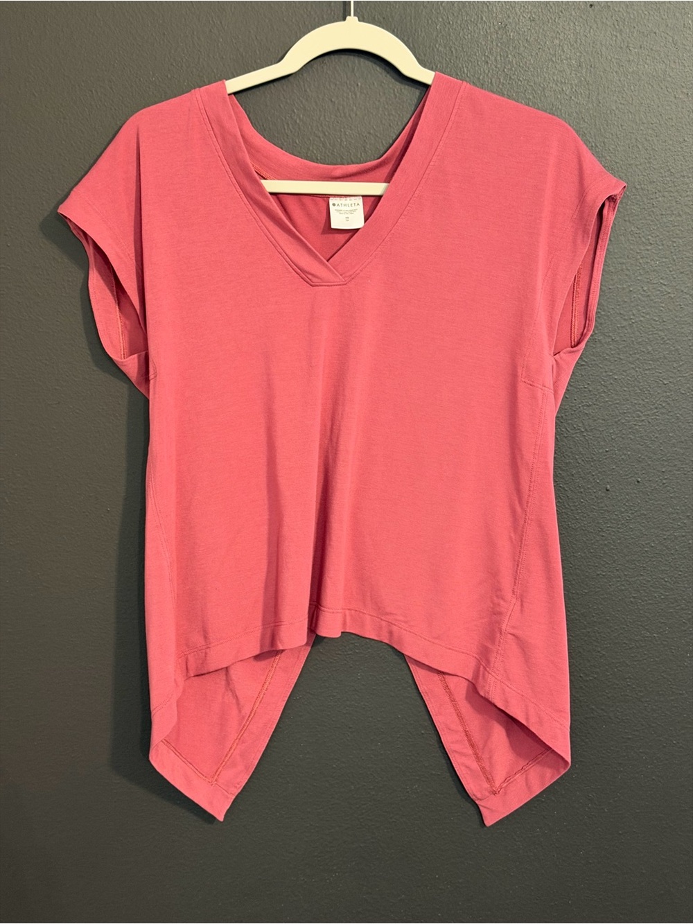 Athleta Yoga Explore V-neck Flowy Feminine Split Back Short Sleeve Tee size xs